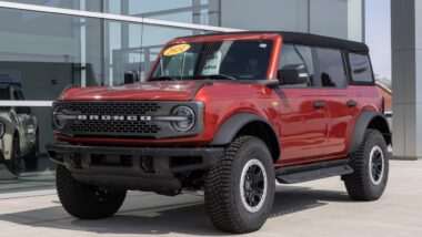 Ford Bronco Badlands Off-Road 4X4 at a dealership.